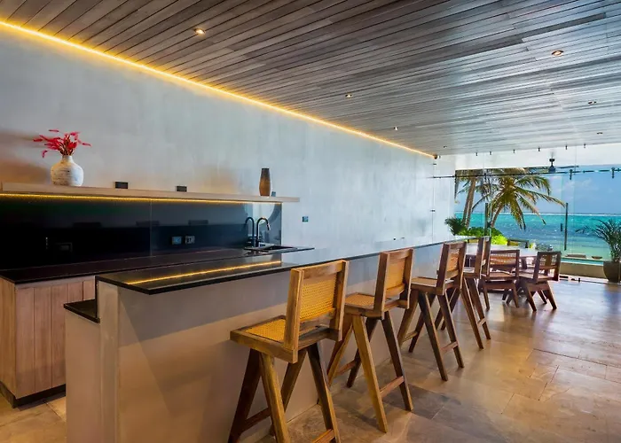 Apartamento Beachfront 3br With Ocean Views In Bahía Solimán 002 *